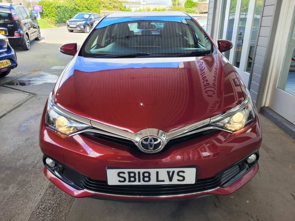 Toyota Auris Hatchback 1.2 Vvt-i Icon 201818 Red #6