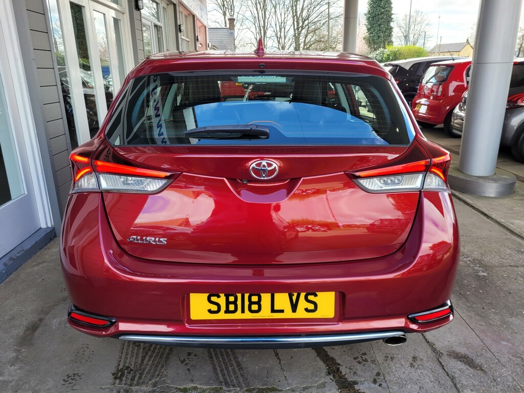 Toyota Auris Hatchback 1.2 Vvt-i Icon 201818 Red #3