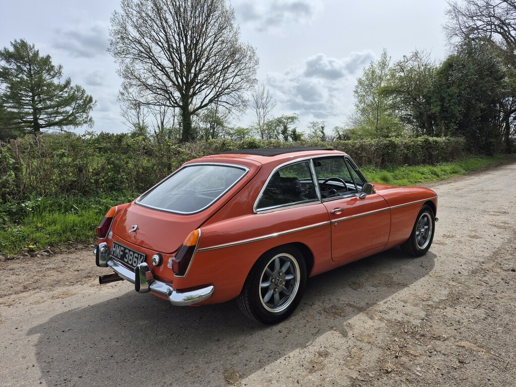 MG MGB GT Coupe 1971 Orange #4