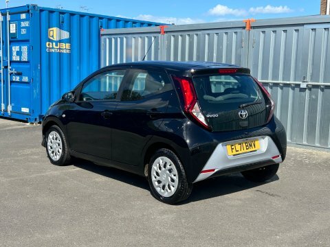 Toyota Aygo Vvt-i X-play Tss FL71BMV Black #4