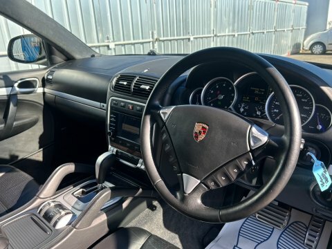 Porsche Cayenne Cayenne Red #17