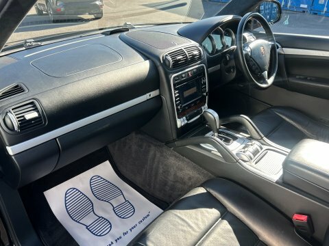 Porsche Cayenne Cayenne Red #25