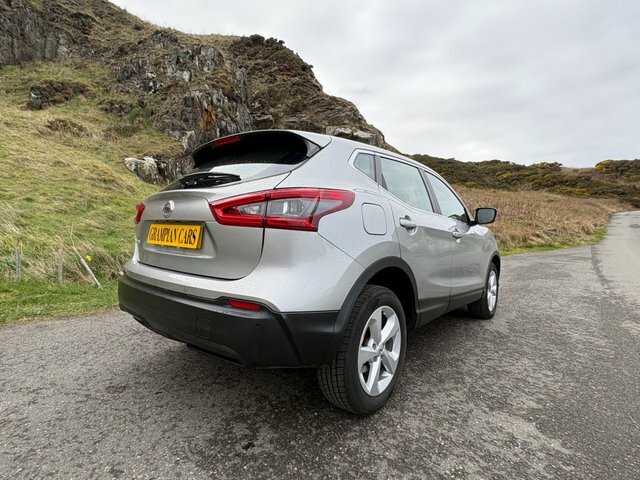 Nissan Qashqai 1.3 Dig-t Acenta Premium Suv Eur YF69VYT Silver #4