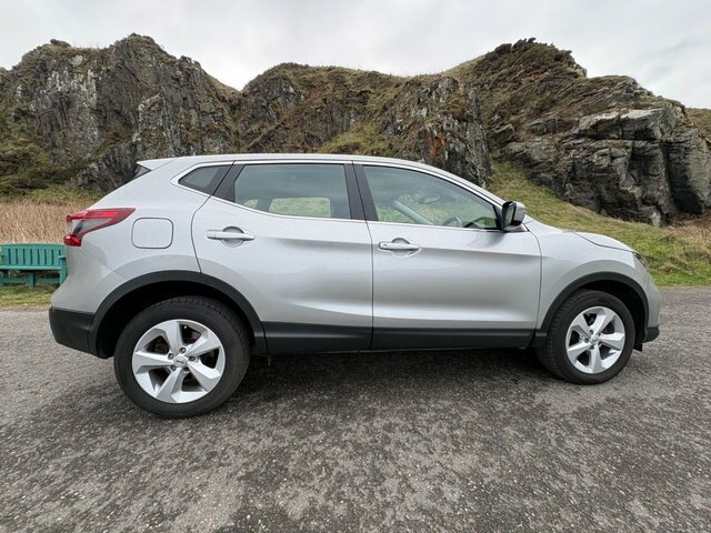 Nissan Qashqai 1.3 Dig-t Acenta Premium Suv Eur YF69VYT Silver #6