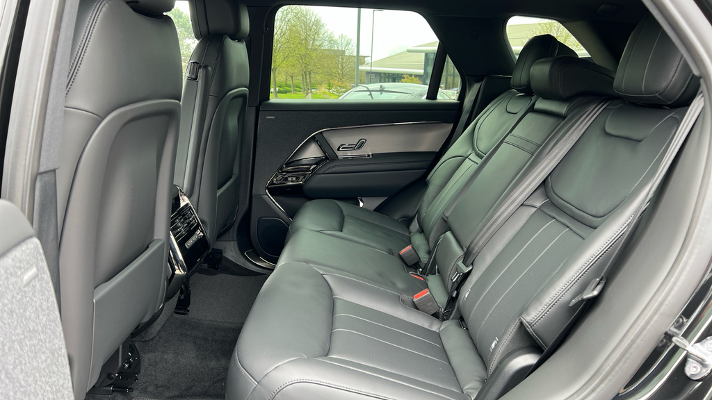 Land Rover Range Rover Sport Edition Black #4