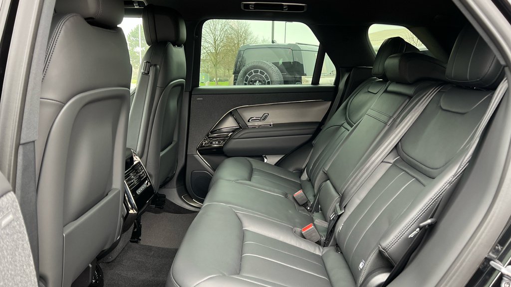 Land Rover Range Rover Sport Matt Edition Black #4