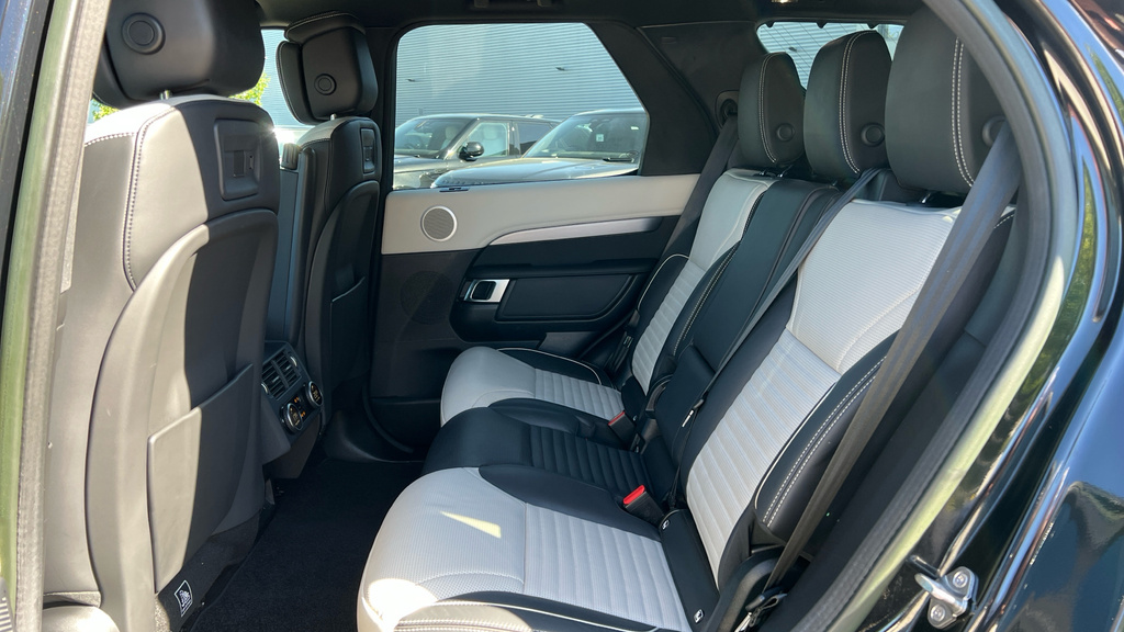 Land Rover Discovery R-dynamic Hse LO22SPX Black #4