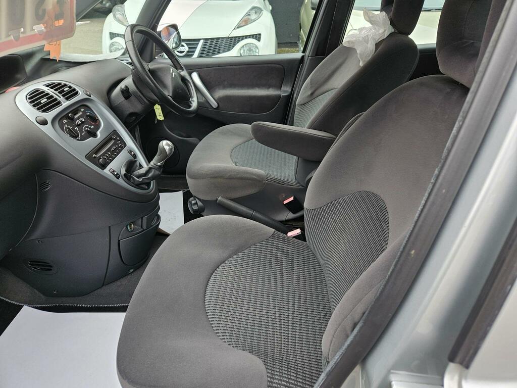 Citroen Xsara Picasso 1.6I 16V Desire Silver #6