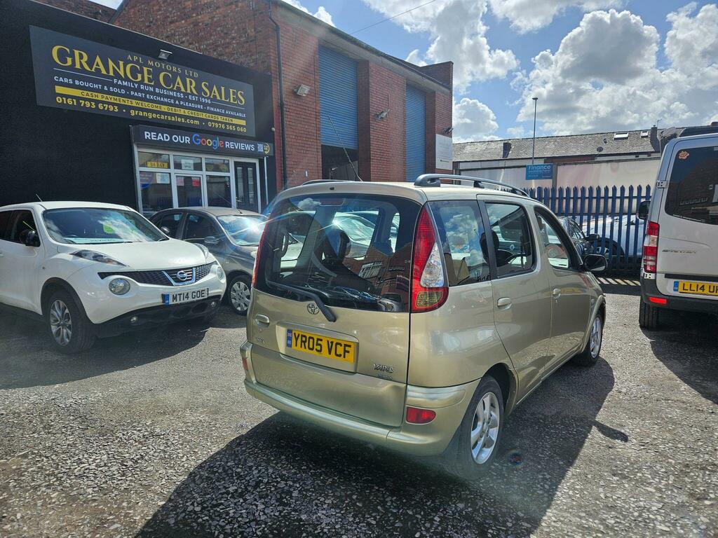 Toyota Verso 1.3 Vvt-i T Spirit Beige #3