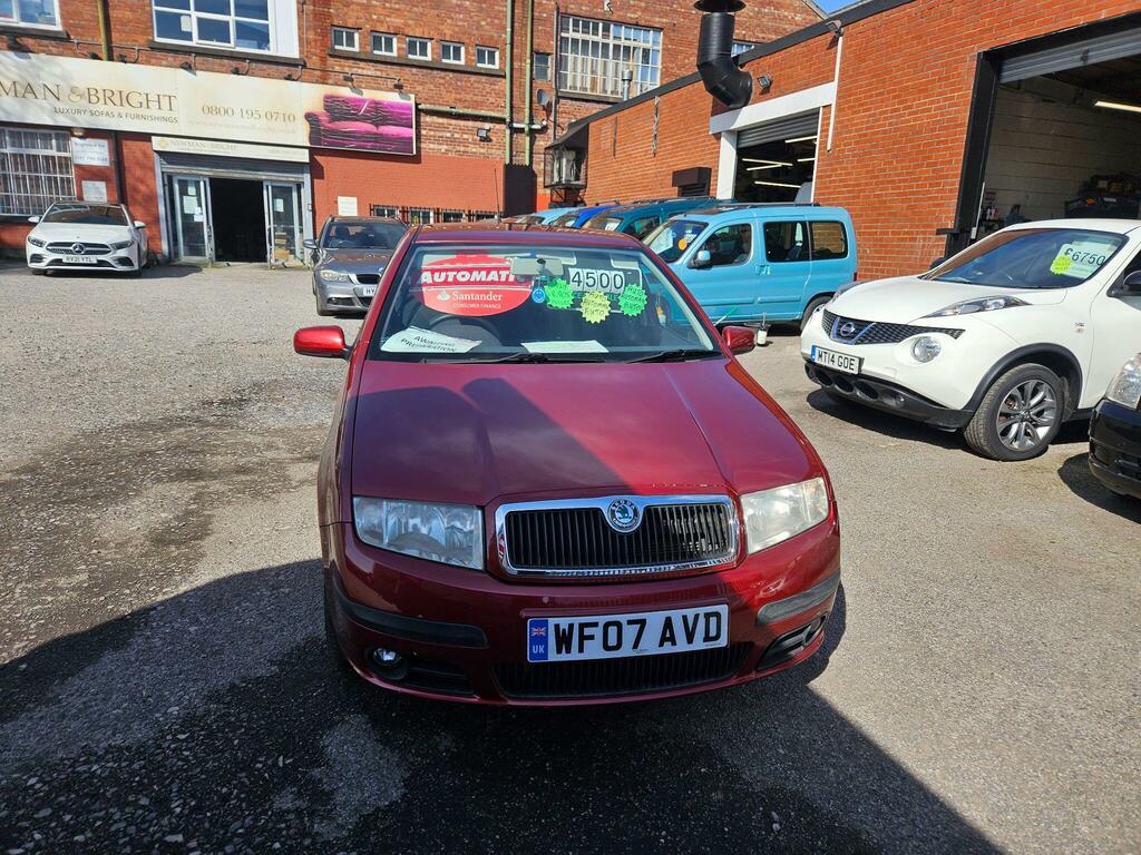 Skoda Fabia 1.4 16V Ambiente Red #2
