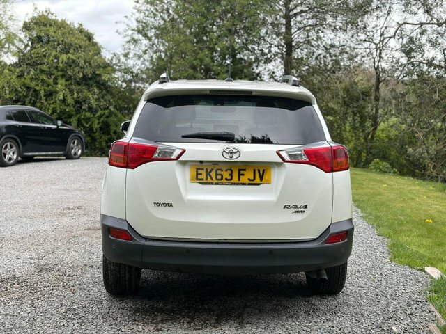 Toyota Rav 4 D-cat Invincible Suv White #6