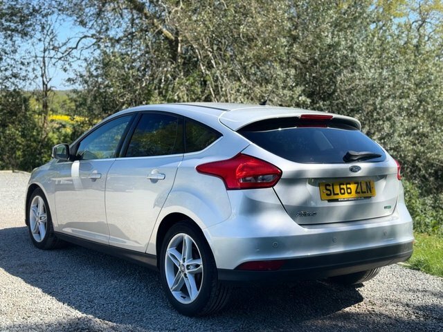 Ford Focus Ecoboost Zetec Hatchback SL66ZLN Silver #2