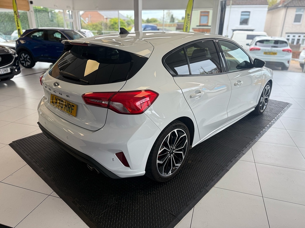 Ford Focus 1.5 Ecoblue St-line X Hatchback Eu LX70HRF White #6