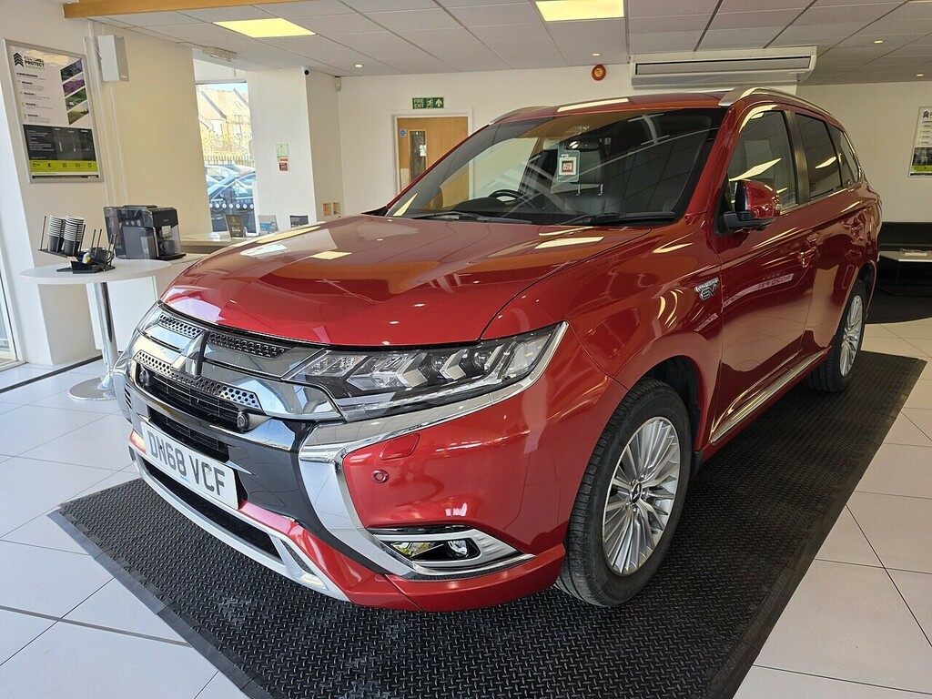 Mitsubishi Outlander 2.4H Twinmotor 13.8Kwh 4Hs Suv Plug-in Red #3