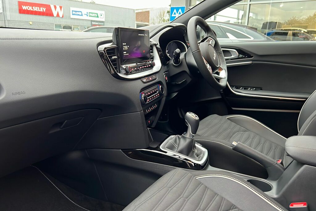 Kia Ceed 1.5T Gdi Isg Gt-line 158 CV72PNZ Orange #2