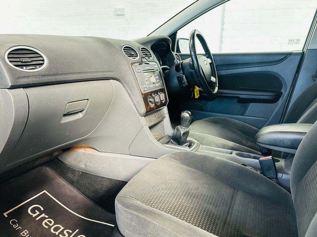 Ford Focus 1.6 Ghia Silver #3