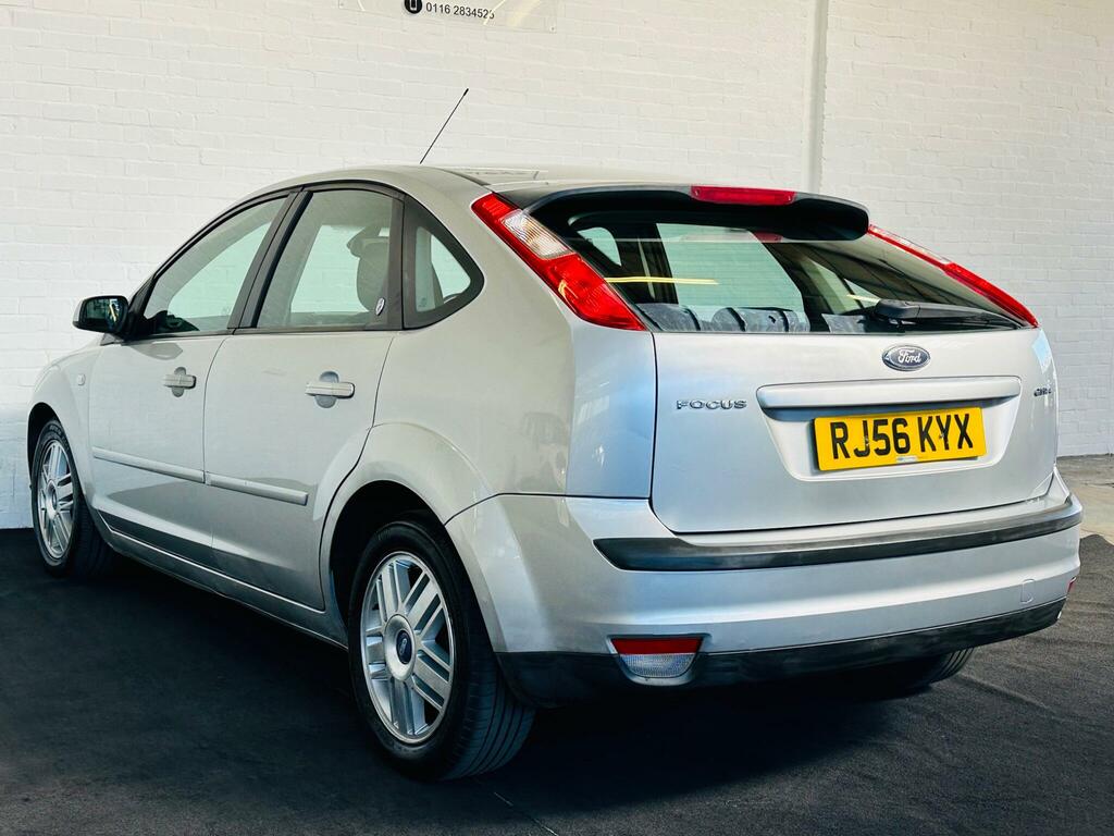 Ford Focus 1.6 Ghia Silver #2