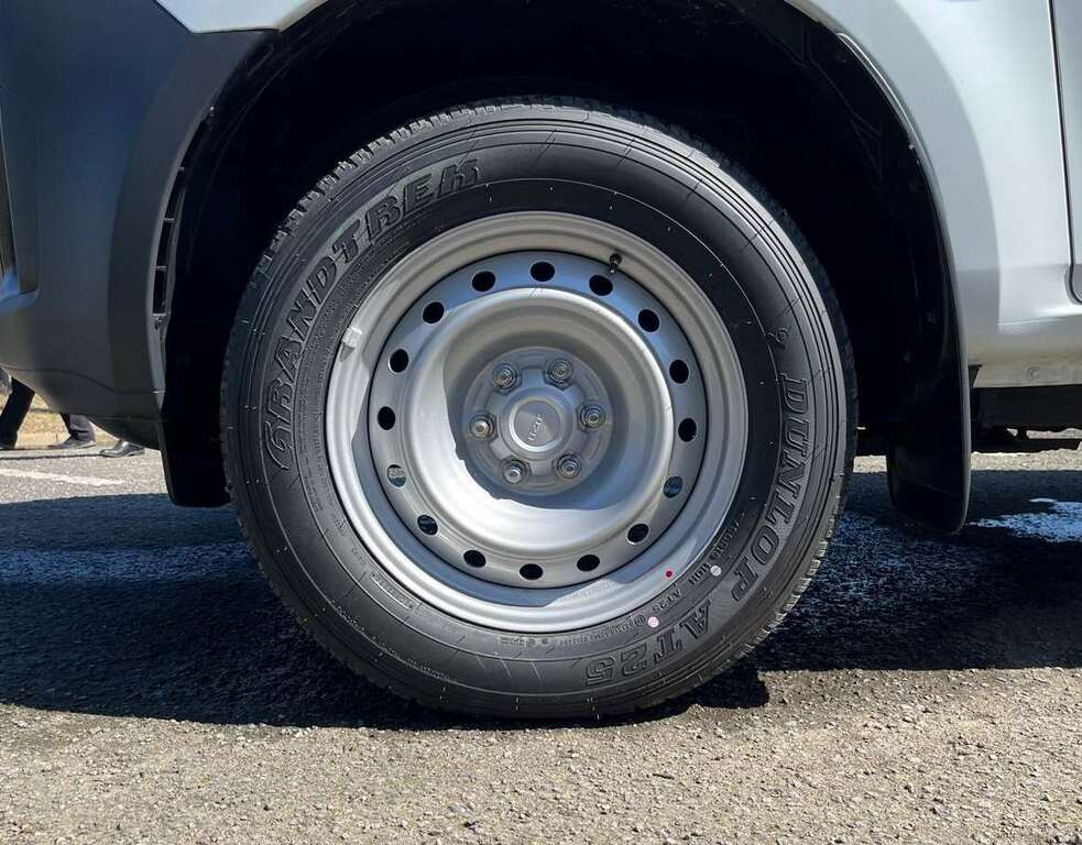 Isuzu D-Max 4X4 Double Cab Wdiff Lock BN75GZY White #5