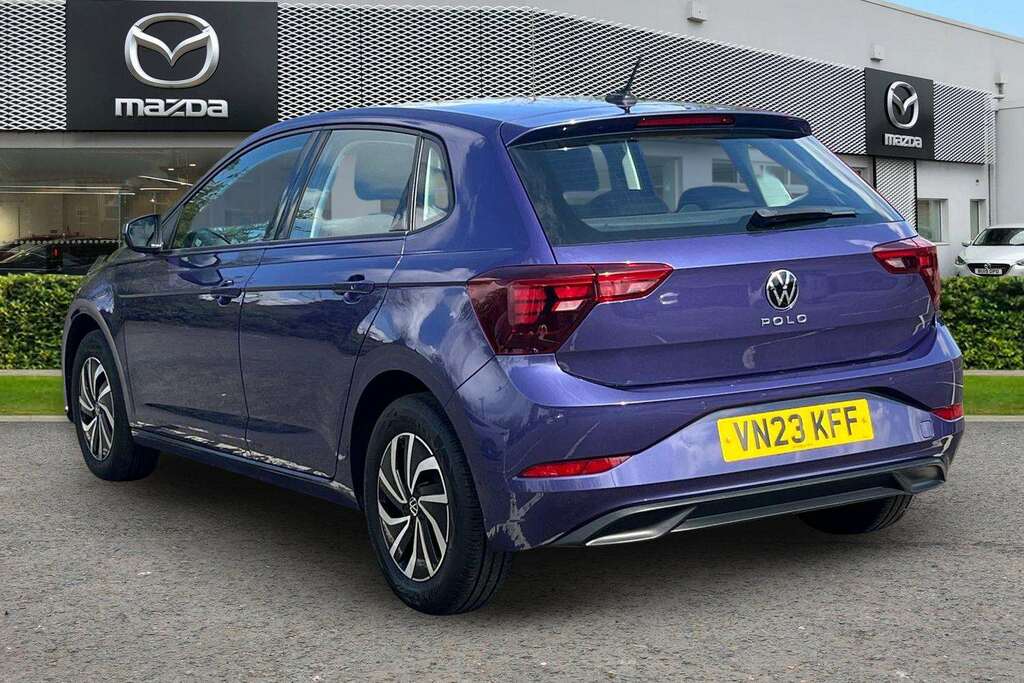 Volkswagen Polo Life Tsi VN23KFF #2