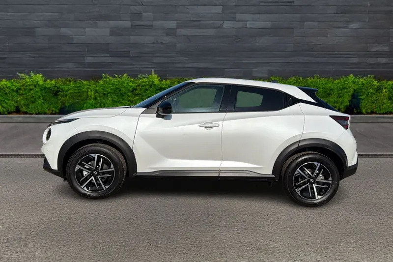 Nissan Juke Hatchback 1.0 Dig-t N-connecta White #4