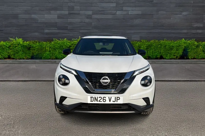Nissan Juke Hatchback 1.0 Dig-t N-connecta White #2