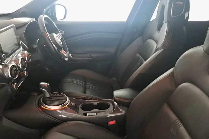 Nissan Juke Hatchback 1.0 Dig-t 114 Tekna YB73KBN Grey #2