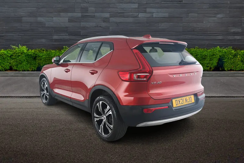 Volvo XC40 Estate 1.5 T3 163 Inscriptio DX21NJO Red #5
