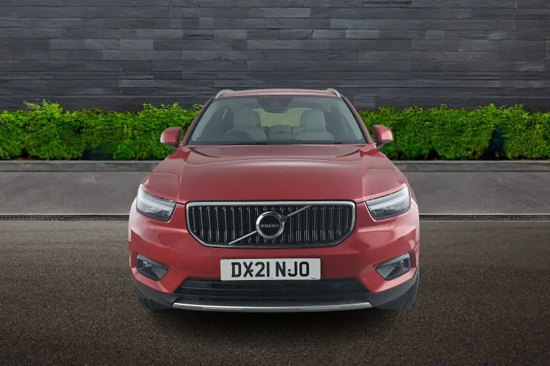 Volvo XC40 Estate 1.5 T3 163 Inscriptio DX21NJO Red #2