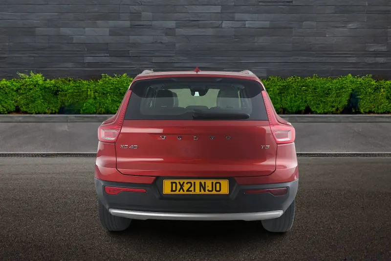 Volvo XC40 Estate 1.5 T3 163 Inscriptio DX21NJO Red #6