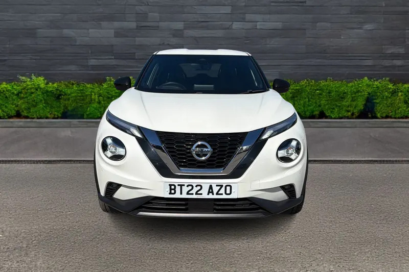 Nissan Juke Hatchback 1.0 Dig-t 114 Tekna BT22AZO White #2