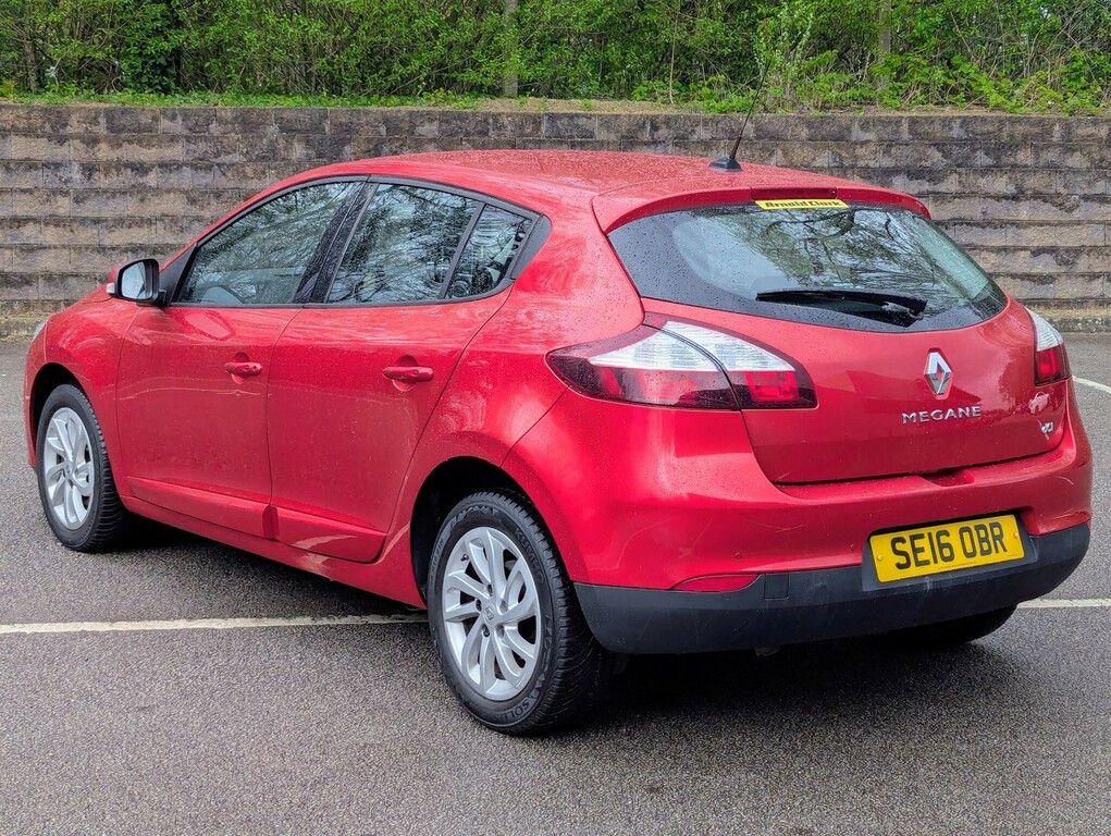 Renault Megane 1.5 Dci Dynamique Nav Euro 6 Ss Red #2