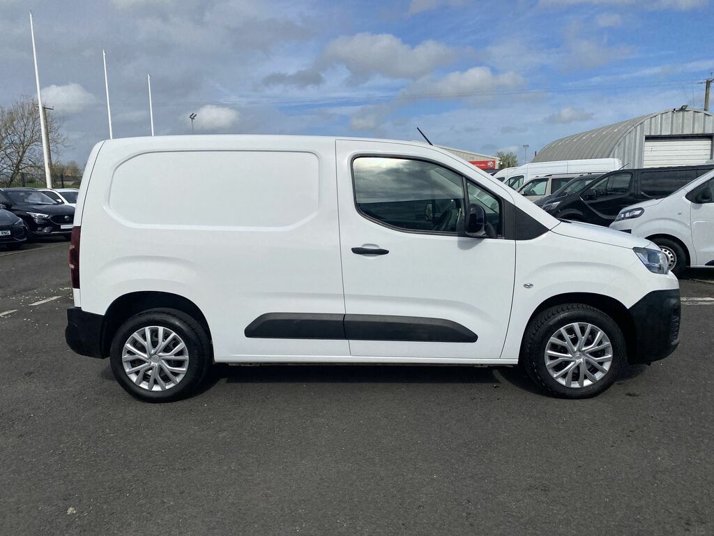 Citroen Berlingo M 1.5 Bluehdi 1000Kg Enterprise Pro 100Ps NC71BSX White #4