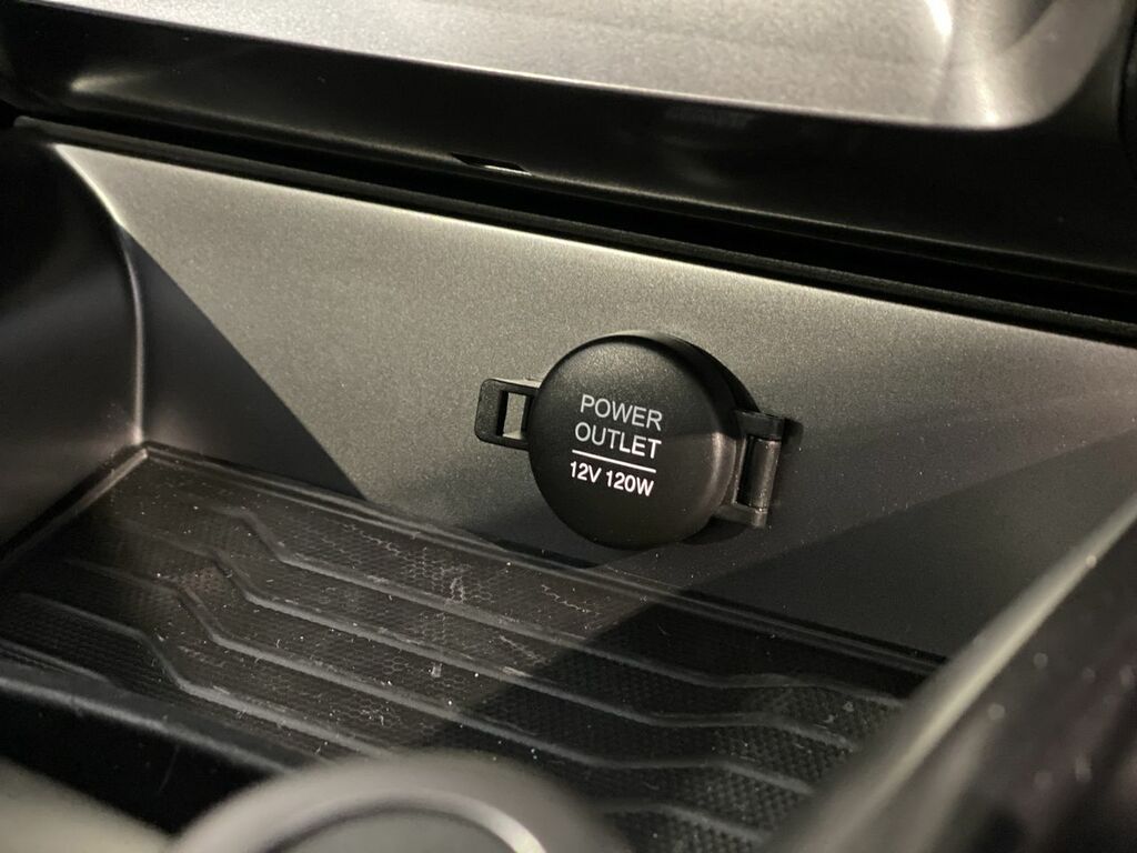 SsangYong Tivoli Hatchback White #20