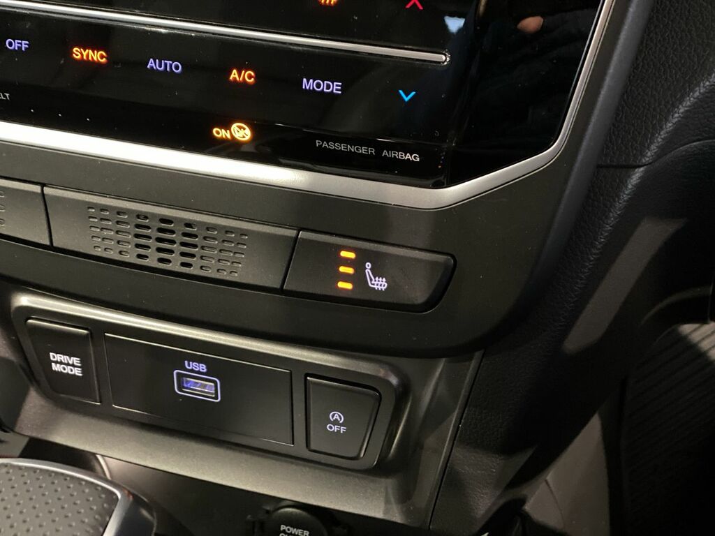SsangYong Tivoli Hatchback White #19