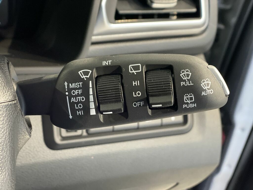 SsangYong Tivoli Hatchback White #23
