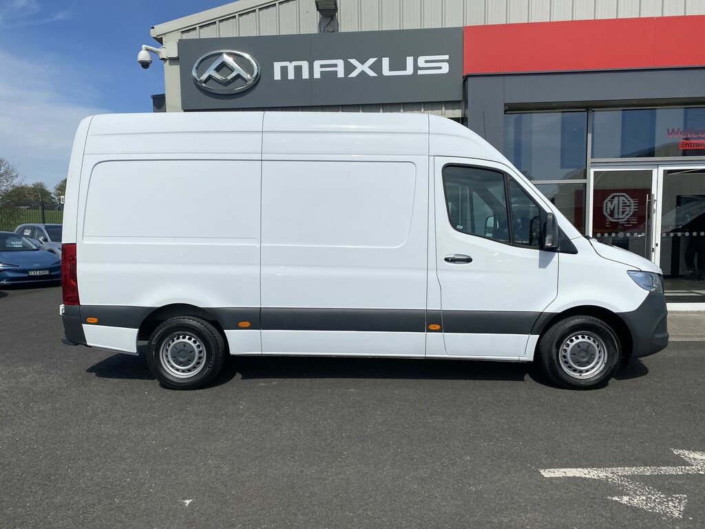 Mercedes-Benz Sprinter 315Cdi L2 Rwd 3.5T H2 Progressive Van KS70KCX White #4