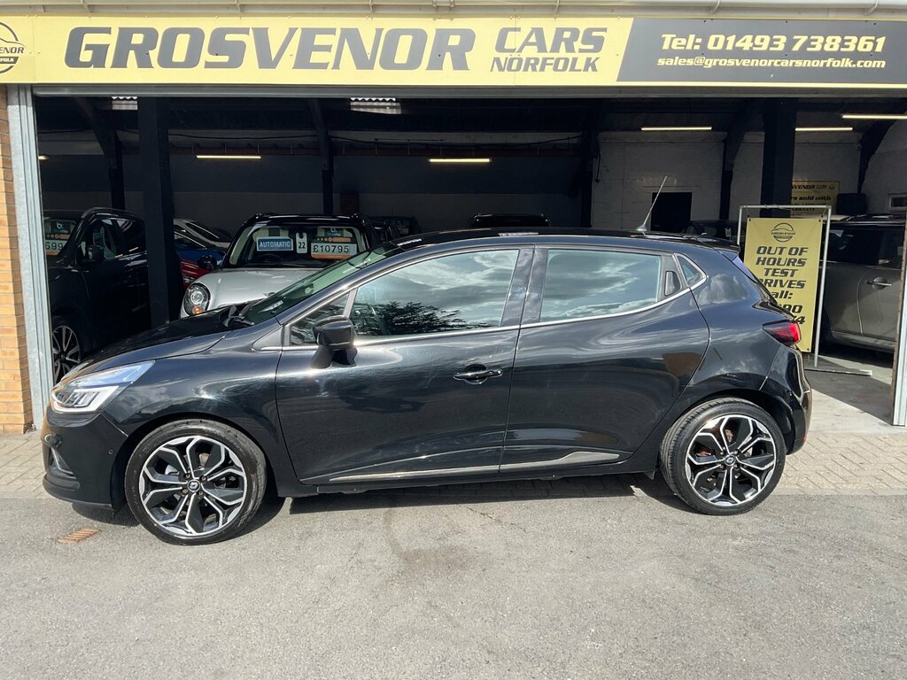 Renault Clio 0.9 Tce Signature Nav Hatchback HK17VYL Black #2