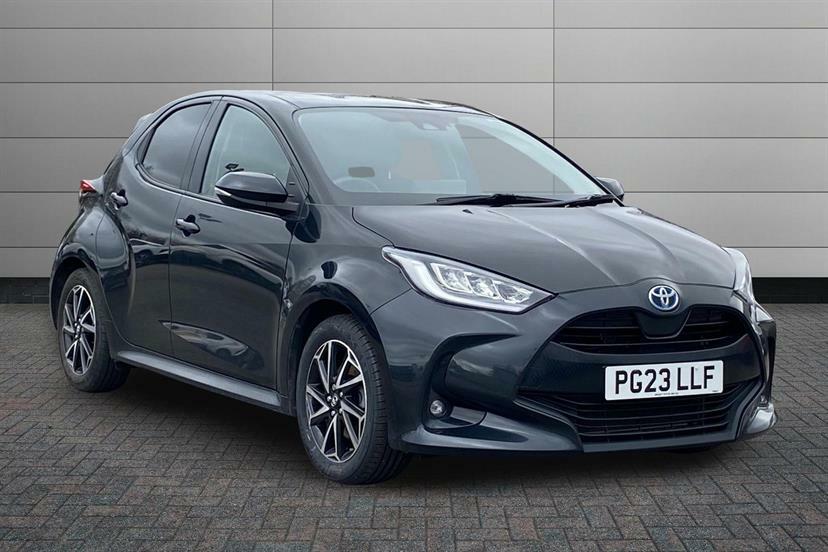 Toyota Yaris 1.5 Hybrid Design Cvt Black