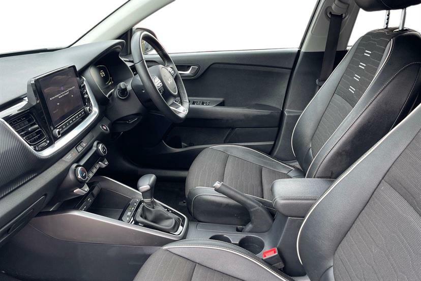 Kia Stonic 1.0T Gdi 48V 98 Gt-line S Dct DU24KTO Black #2