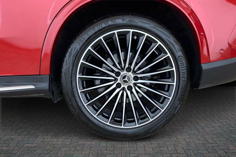 Mercedes-Benz GLC Class 300 4Matic Amg Line Premium Plus 9G-tronic KW23LMK Red #4