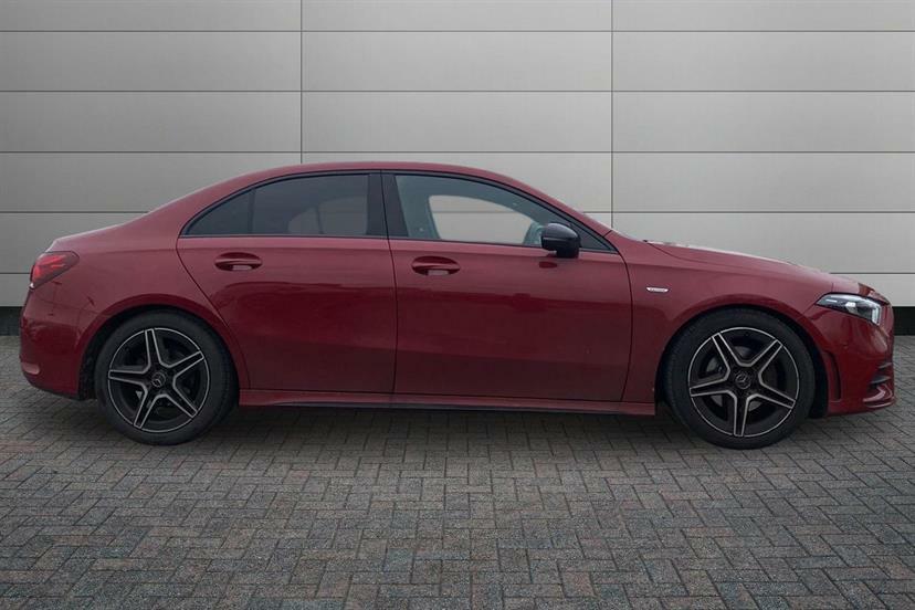 Mercedes-Benz A Class A180 Amg Line Executive Edition FL72HMV Red #3
