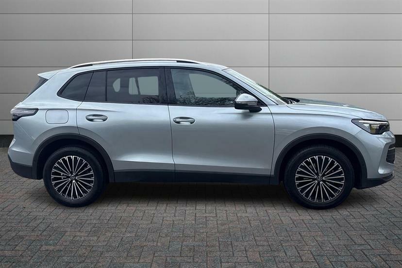 Volkswagen Tiguan 1.5 Etsi 150 Match Dsg EA75GWO Silver #4