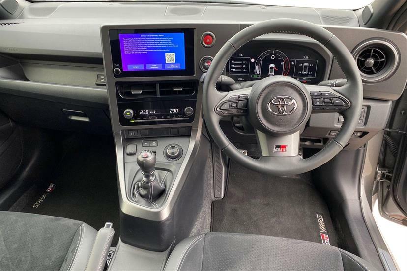 Toyota Yaris 1.6T Awd Silver #6