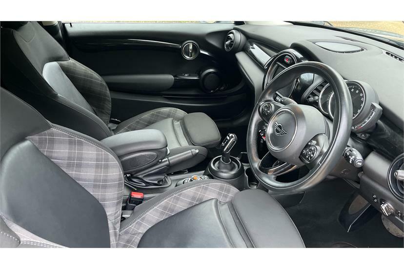 Mini Hatch 1.5 Cooper II AJ19GYD Black #6