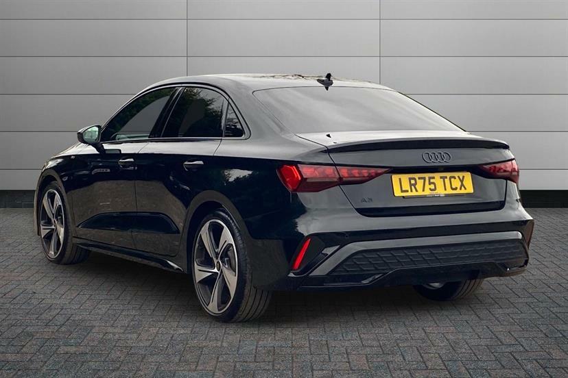 Audi A3 1.5 Tfsi 150 Black Edition S Tronic LR75TCX Black #3