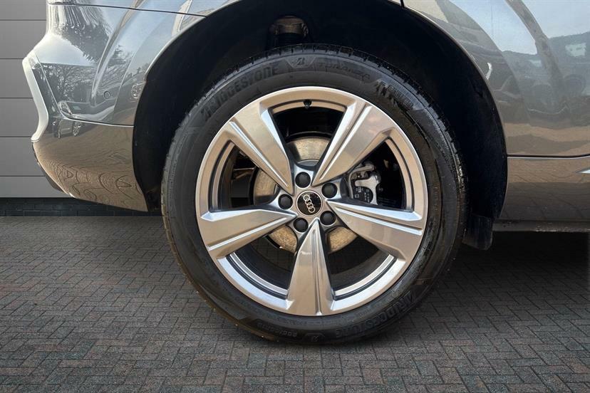 Audi Q3 1.5 Tfsi S Line S Tronic Soundvision Pack LR26WFW Grey #5