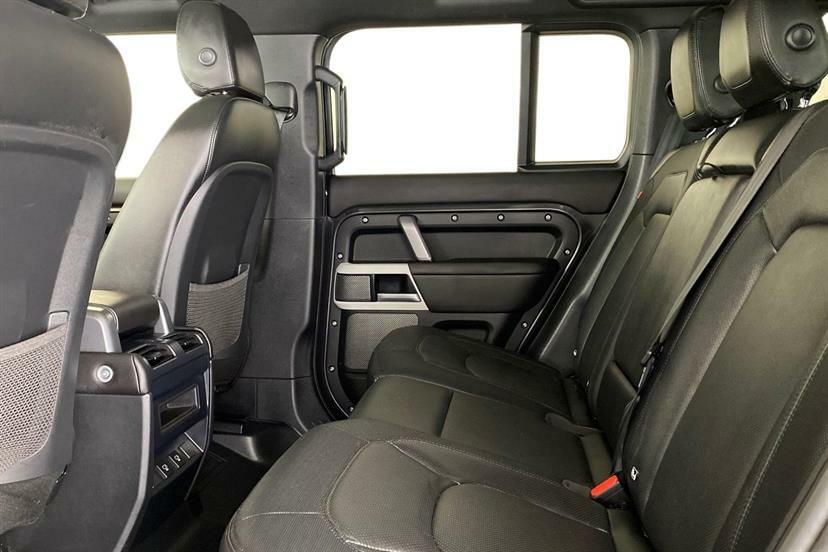 Land Rover Defender 110 2.0 P300 X-dynamic Se 110 Grey #4