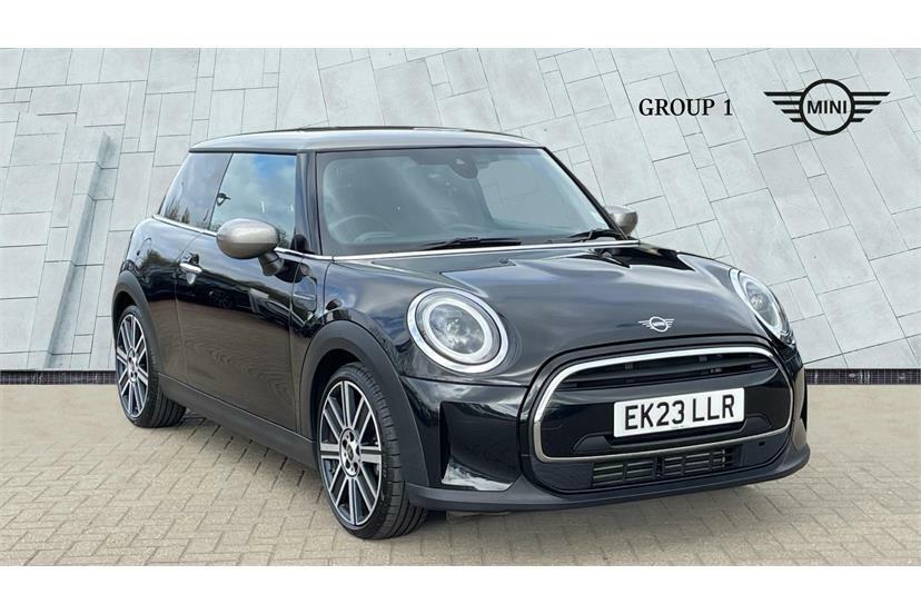 Mini Hatch 1.5 Cooper Exclusive Black