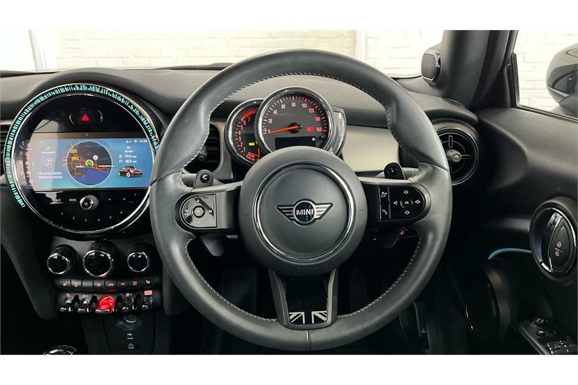 Mini Convertible 2.0 Cooper S Exclusive II Comfortnav EY72BWM Black #5