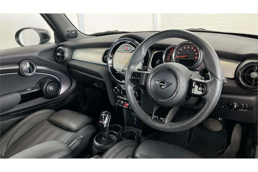 Mini Convertible 2.0 Cooper S Exclusive II Comfortnav EY72BWM Black #6